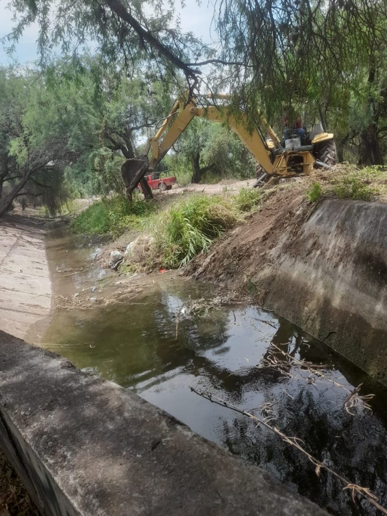 Gobierno Municipal atiende limpieza y desazolve del Canal Media Luna