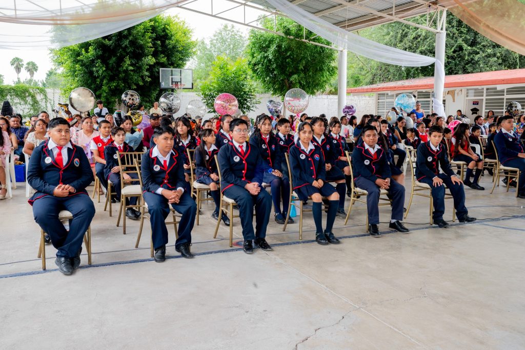 Felicidades a los graduados de la primaria Forjadora de Buenos Ciudadanos