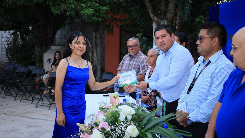 Fiesta de logros y tradición en la Telesecundaria Esperanza Campesina