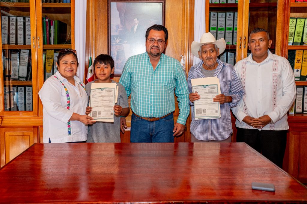 ¡Dos familias de CDFDZ celebran un nuevo comienzo lleno de derechos y oportunidades!