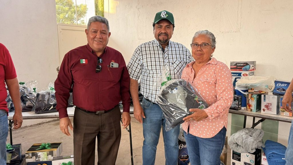 Presidente Municipal acompaña a trabajadores en posada sindical