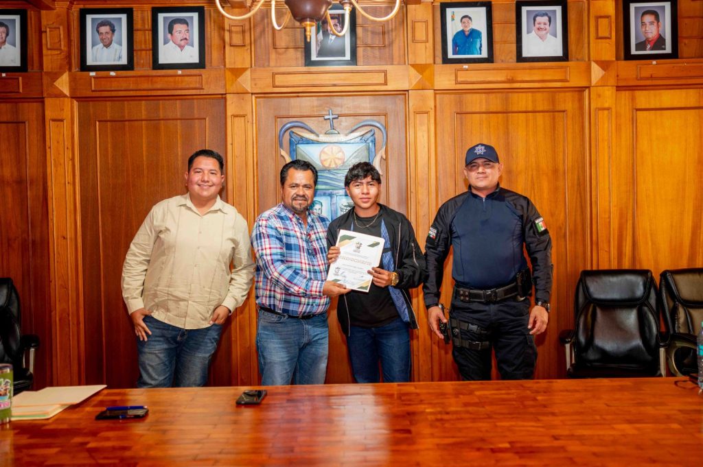 Se gradúa una generación más del curso “Jóvenes Conductores”