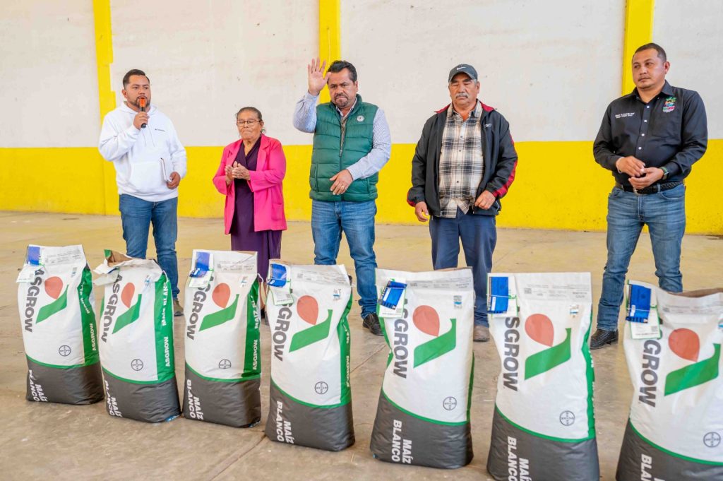 Gobierno Municipal entrega semilla de maíz elotero subsidiada a más de 230 productores de CDFDZ