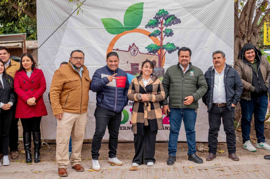 Alcalde de CDFDZ entrega obra de agua potable en El Refugio