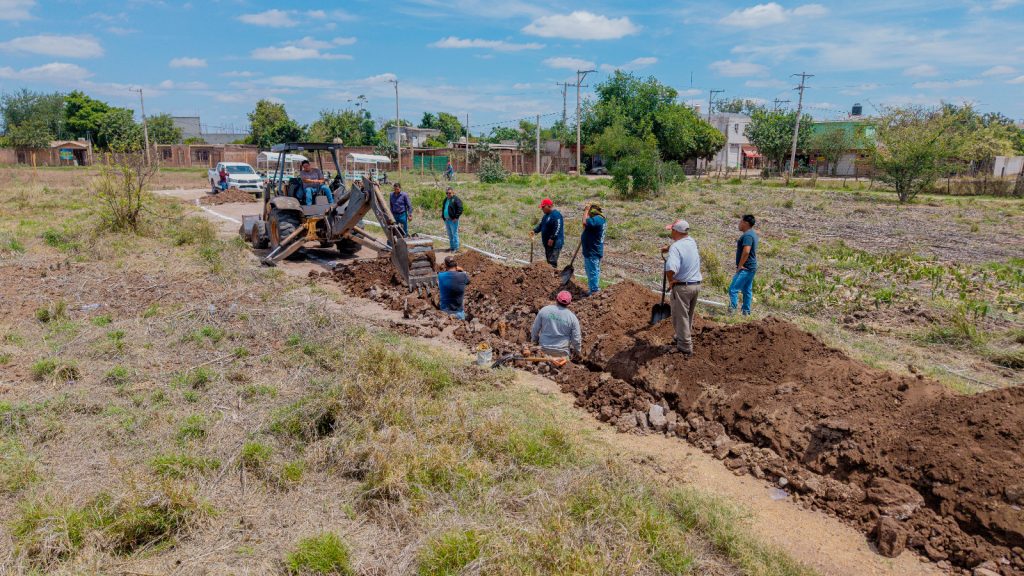 Avanza obra de agua potable en El Refugio